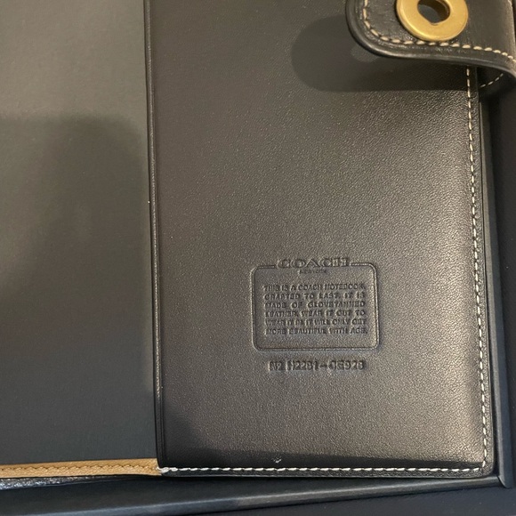 !!SOLD!! COACH Leather Notebook with Rexy Notebook Brass Turnlock - Picture 9 of 10